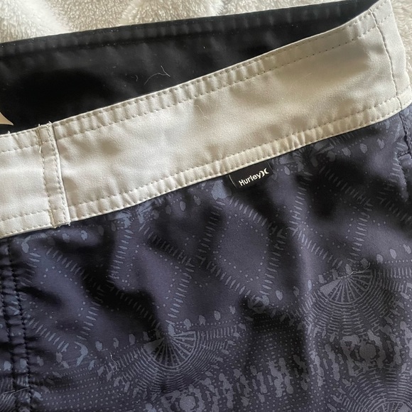 Men’s Hurley board shorts size 36, READ - Picture 2 of 9